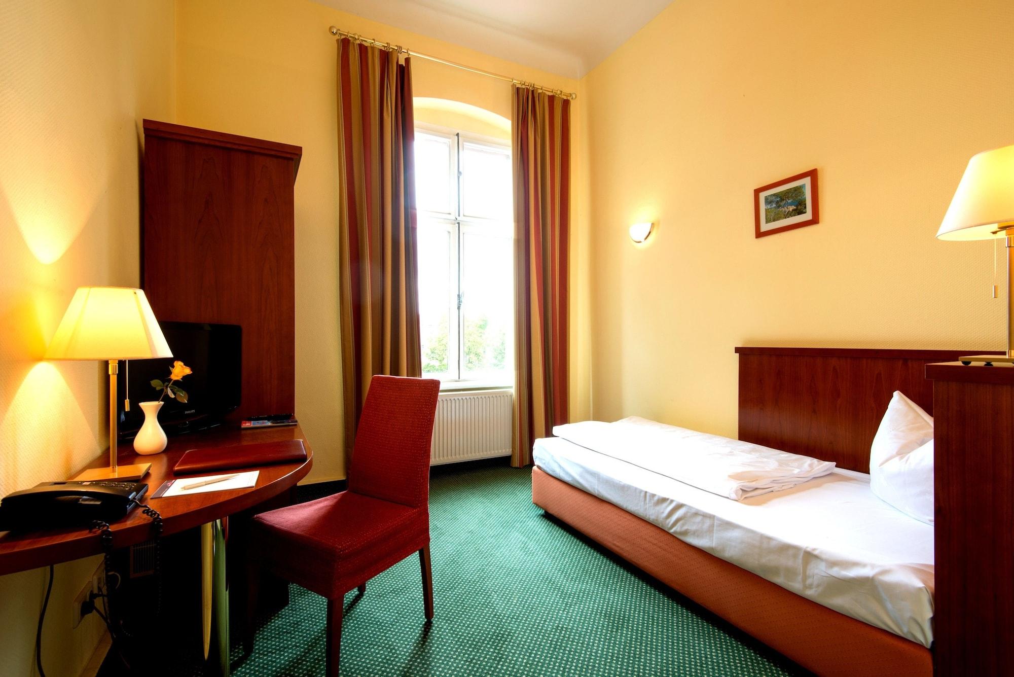 Hotel Am Luisenplatz Potsdam Exterior photo