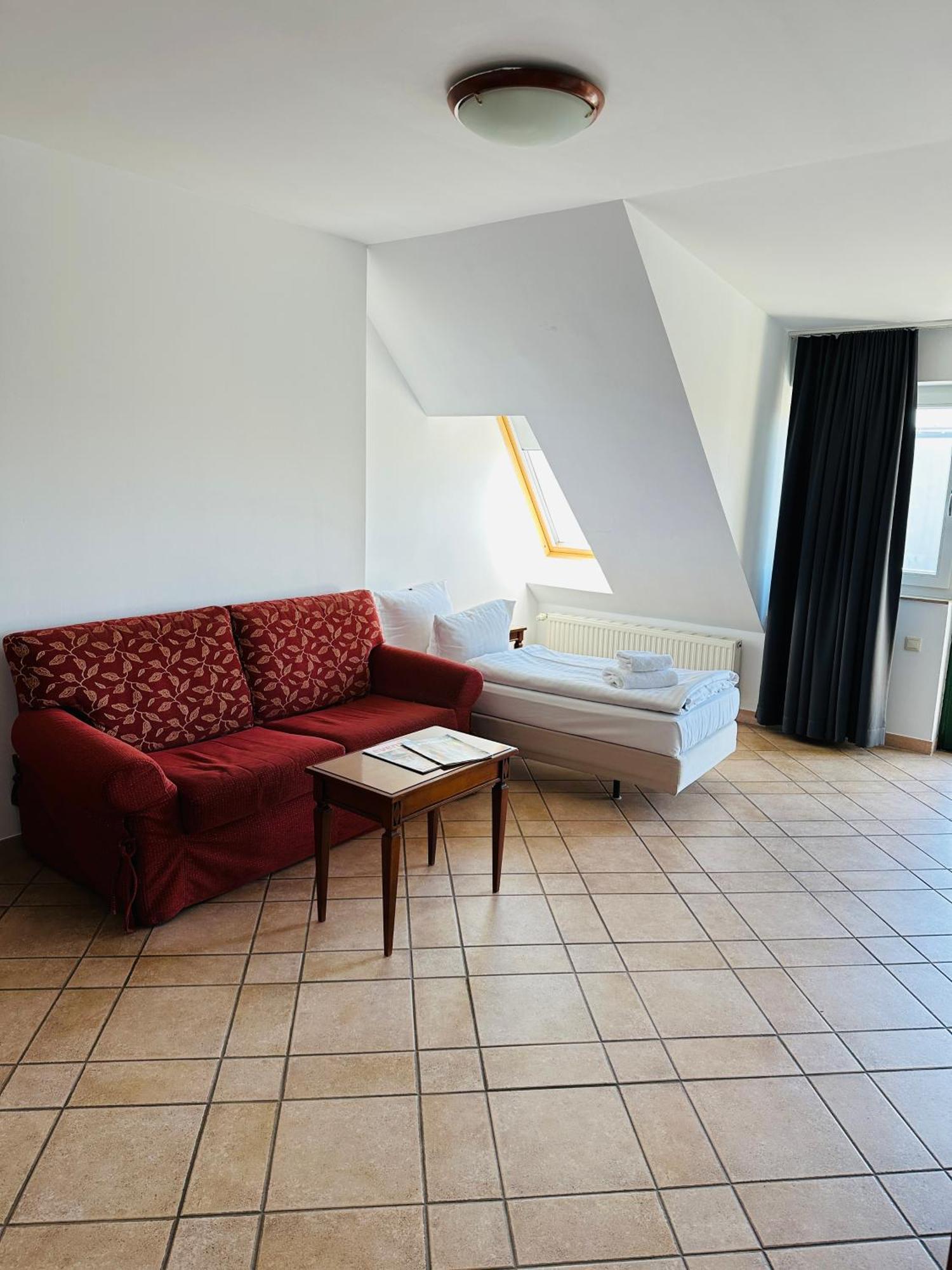 Hotel Am Luisenplatz Potsdam Exterior photo